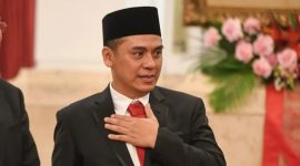 Wakil Menteri Agama Republik Indonesia, Saiful Rahmat Dasuki saat momen pelantikan oleh Presiden RI Joko Widodo.