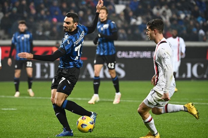 Giornata ke-15 Serie A, AC Milan bertandang ke Atalanta. Dengan sisa 10 pemain, I Rossoneri takluk 2-3 dari La Dea.