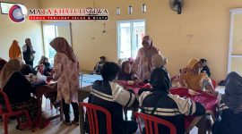 TIM II Mahasiswa KKN UNDIP memberikan pelayanan kesehatan pengecekan tensi dan gula darah kepada warga Desa Sapen, Kabupaten Sukoharjo, Jawa Tengah. Kamis, (25/7/2024)