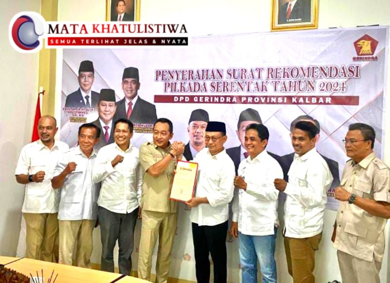 Ketua DPD Partai Gerindra Kalbar, Yuliansyah resmi menyerahkan surat rekomendasi kepada Edi Rusdi Kamtono - Bahasa di Pilwako Pontianak 2024