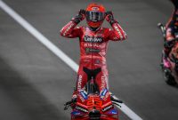 Ekspresi Marc Marquez Usai Menyentuh garis finish di Sirkuit Lusail, Qatar. Foto : Facebook/MotoGP
