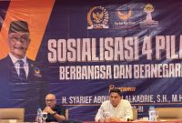 Anggota MPR RI H. Syarief Abdullah memberikan pemahaman wawasan kebangsaan dihadapan para pengusaha muda Kubu Raya