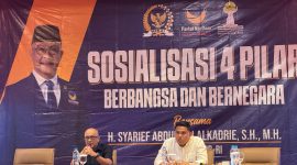 Anggota MPR RI H. Syarief Abdullah memberikan pemahaman wawasan kebangsaan dihadapan para pengusaha muda Kubu Raya