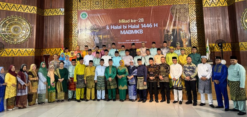 Foto Bersama di Acara Halal Bihalal MABM Kalbar