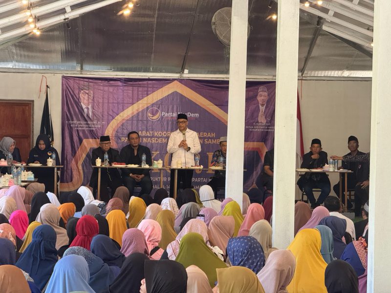 Anggota DPR RI H. Syarief Abdullah Alkadrie dihadapan ratusan masyarakat Jawai Kabupaten Sambas