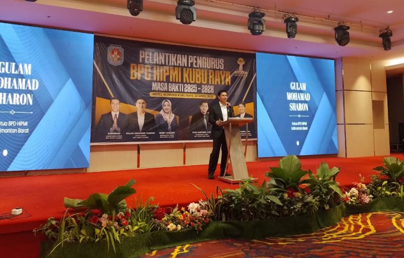 Ketua BPD HIPMI Kalbar Golam Mohamad Sharon saat memberikan kata sambutan dalam acara pelantikan BPC HIPMI Kubu Raya