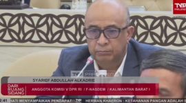 Anggota Komisi V DPR RI bapak H. Syarief Abdullah Al Kadrie, SH. MH saat Rapat Kerja dengan Mitra Kerja Komisi V DPR RI. Foto :  TV Parelemen