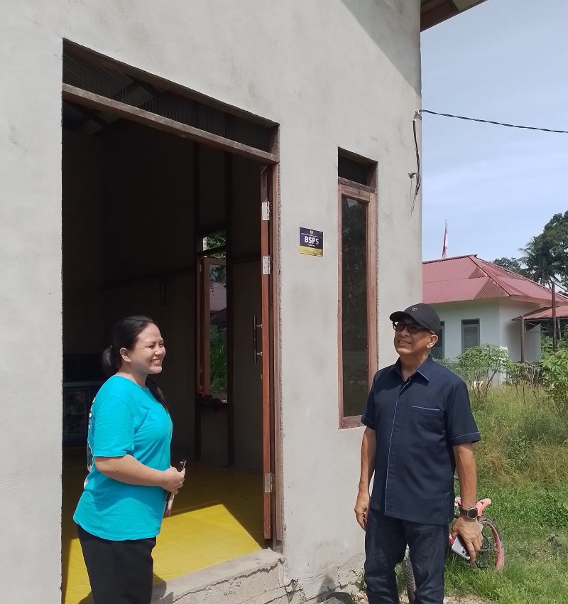 Anggota Kimisi V DPR RI H. Syarief Abdullah A Kadrie mengecek langsung ke rumah warga penerima bantuan program BSPS