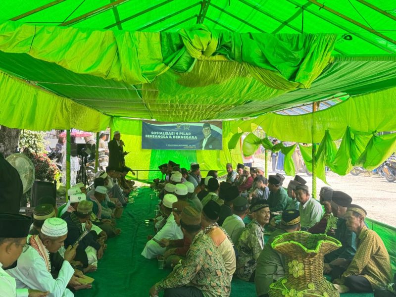 Anggota DPR/MPR RI dari Fraksi Partai NasDem, H. Syarief Abdullah Alkadrie, S.H., M.H., 4 Pilar Berbangsa dan Bernegara. Kali ini, kegiatan dipusatkan di Kecamatan Jawai, Kabupaten Sambas, pada Jumat (3/4/2026).