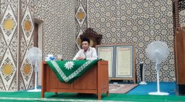 Ustadz Abdussyukur Al-Hafidz menyampaikan tausiah pada kegiatan Gemar (Gerakan Masyarakat Ramaikan) Subuh berjamaah di Masjid Ibnu Taimiyah, Nanga Pinoh, Rabu (14/04). Dalam tausiahnya, ia mengulas empat macam fitnah dalam Surah Al-Kahfi sebagai pedoman menghadapi ujian kehidupan.