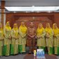 Dewan Pengurus Pusat (DPP) Majelis Perempuan Melayu (MPM) Kalimantan Barat mematangkan persiapan menjelang Musyawarah Besar (Mubes) ke-4 dengan melakukan audiensi resmi bersama Gubernur Kalimantan Barat, H. Ria Norsan. Pertemuan tersebut berlangsung hangat di Kantor Gubernur Kalimantan Barat pada Selasa (21/4/2026).