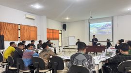 Syarief Abdullah Sebagai pemateri dalam kegiatan Latihan Kader II (LK II) Himpunan Mahasiswa Islam (HMI) Cabang Kubu Raya, di Aula BPSDM Provinsi Kalimantan Barat, Minggu 26 April 2026.
