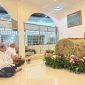 Syarief Abdullah Alkadrie saat ziarah ke makam Habib Amin bin Muhsin Alhinduan di Pondok Pesantren Makarimul Akhlak, Singkawang, Sabtu 2 Mei 2026.
