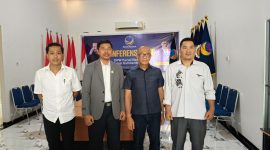 Anggota DPR RI Daerah Pemilihan (Dapil) Kalimantan Barat I sekaligus Wakil Ketua Banggar DPR RI, H. Syarief Abdullah Alkadrie, S.H., M.H., menerima kunjungan silaturahmi Rektor Universitas Nahdlatul Ulama (UNU) Kalimantan Barat, Prof. Dr. Sukino, M.Ag., beserta jajaran. Pertemuan ini berlangsung hangat di Sekretariat DPW NasDem Kalbar yang juga berfungsi sebagai Rumah Aspirasi, Senin (4/5/2026).