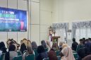 Anggota MPR RI, Syarief Abdullah Alkadrie, Saat Memberikan Paparan Kegiatan MPR RI Bersama Badan Koordinasi (BADKO) HMI Kalimantan Barat di Aula Wakil Walikota Pontianak.