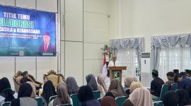 Anggota MPR RI, Syarief Abdullah Alkadrie, Saat Memberikan Paparan Kegiatan MPR RI Bersama Badan Koordinasi (BADKO) HMI Kalimantan Barat di Aula Wakil Walikota Pontianak.