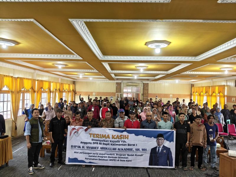 Anggota DPR RI Fraksi NasDem, Syarief Abdullah Alkadrie, menghadiri agenda sosialisasi program Bantuan Stimulan Perumahan Swadaya (BSPS) yang diselenggarakan di Aula Gedung PGRI Kabupaten Mempawah. Sabtu 9 Mei 2026.