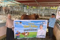 Dok : Proses distribusi bantuan ini dikawal langsung oleh tim relawan bersama tokoh masyarakat setempat