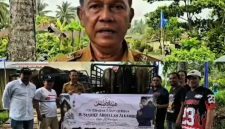Penyaluran bantuan hewan kurban berupa 5 ekor sapi dari H. Syarief Abdullah Alkadrie Sebagai Anggota DPR RI Dapil Kalimantan Barat I 