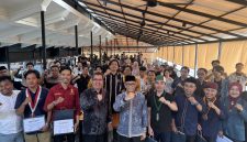 Anggota MPR RI Fraksi Partai NasDem, H. Syarif Abdullah Alkadrie, S.H., M.H bersama OKP Aktivis mahasiswa Kalimantan Barat.