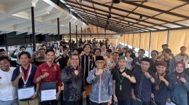 Anggota MPR RI Fraksi Partai NasDem, H. Syarif Abdullah Alkadrie, S.H., M.H bersama OKP Aktivis mahasiswa Kalimantan Barat.