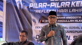 Anggota MPR RI H. Syarief Abdullah Alkadrie, S.H., M.H., dalam Sosialisasi Empat Pilar Kebangsaan di Cafe 5 CM Pontianak.