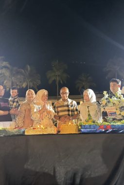 Mengalir Laksana Air: Refleksi 60 Tahun Langkah Pengabdian dan Perjuangan Syarief Abdullah Alkadrie.