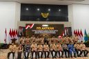 Dok : Prosesi Poto Pengurus Pramuka Kalbar di Balai Petitih Kantor Gubernur Kalimantan Barat.