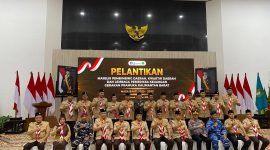 Dok : Prosesi Poto Pengurus Pramuka Kalbar di Balai Petitih Kantor Gubernur Kalimantan Barat.