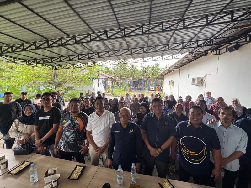 Syarief Abdullah Alkadrie, Melakukan prosesi poto bersama jajaran pengurus Korps Alumni Himpunan Mahasiswa Islam (KAHMI) Kabupaten Kayong Utara dan masyarakat.