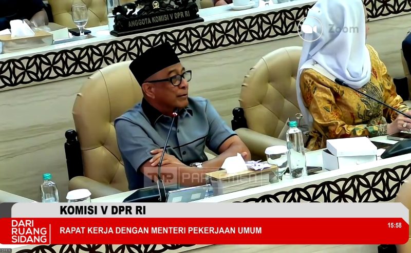 Poto Dok : Anggota Komisi V DPR RI, Syarief Abdullah Alkadrie, saat memberikan tanggapan terkait evaluasi program kerja tahun anggaran 2026 dalam Rapat Kerja bersama Menteri Pekerjaan Umum (PUPR). di Ruang Rapat Komisi V DPR RI, Selasa 2 Juni 2026.
