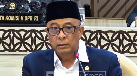 Poto Dok : Anggota Komisi V DPR RI, Syarief Abdullah Alkadrie, Saat Melakukan Rapat Bersama Kementerian Perhubungan.