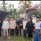 Dok : Kelompok Tani Guntur bersama anggota kelompok lainnya berkumpul di depan mesin panen menyampaikan rasa syukur terimakasih.