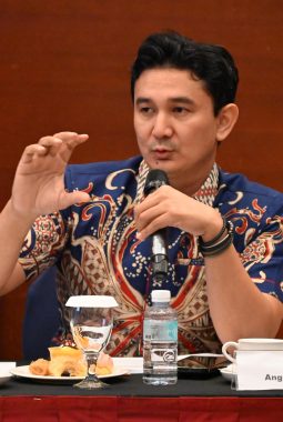 Gulam Mohamad Sharon Meminta Segera Perbaikan Mesin Pembangkit Listrik yang Rusak di Kalbar
