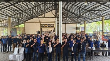 Arsip : Prosesi Poto Bersama Dewan Pimpinan Daerah (DPD) Partai NasDem Kabupaten Bengkayang