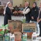 Penyerahan bantuan secara simbolis oleh Hj. Hadijah Fitriah bersama jajaran pengurus DPW NasDem Kalbar kepada pengurus panti sebagai tali kasih dan bentuk kepedulian nyata Partai NasDem di Kalimantan Barat.